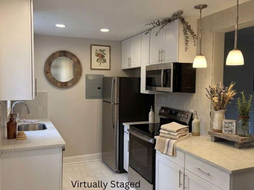 524 Wakefield Drive, Charlotte, NC 28209.  MLS# CAR4329255, YatesRealty ID 25088. 