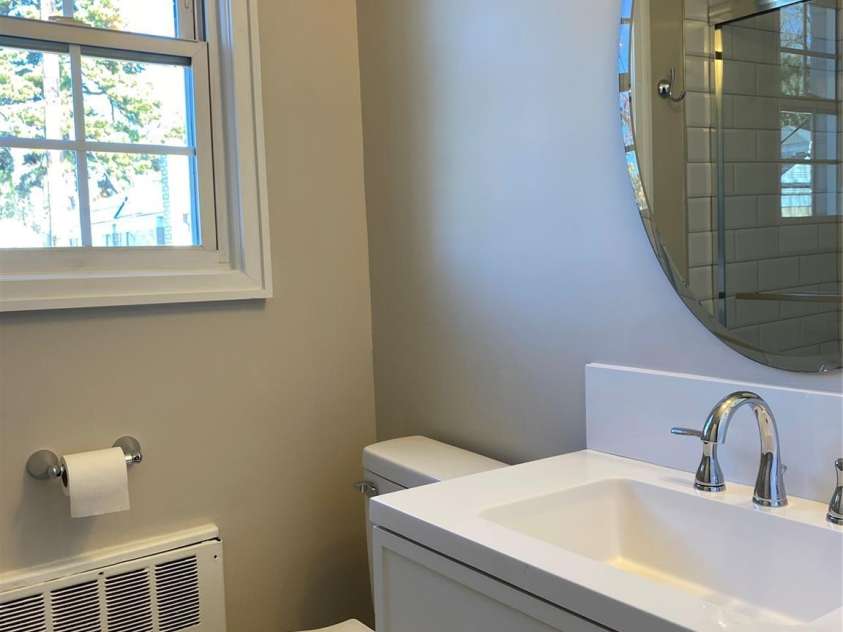 524 Wakefield Drive, Charlotte, NC 28209.  MLS# CAR4329255, YatesRealty ID 25088. Bathroom totally updated.