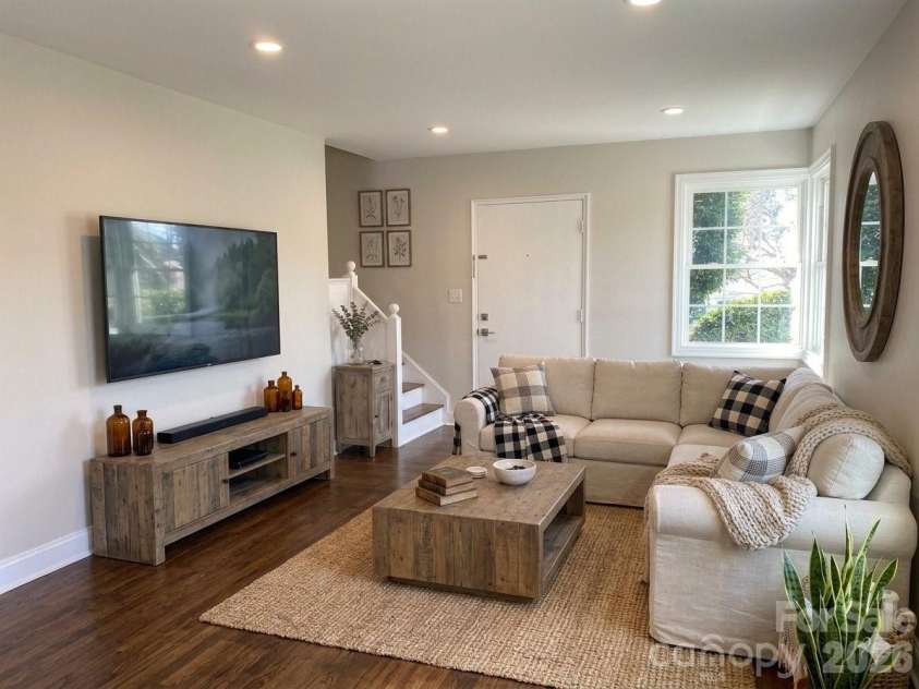 524 Wakefield Drive, Charlotte, NC 28209.  MLS# CAR4329255, YatesRealty ID 25088. Virtual staged