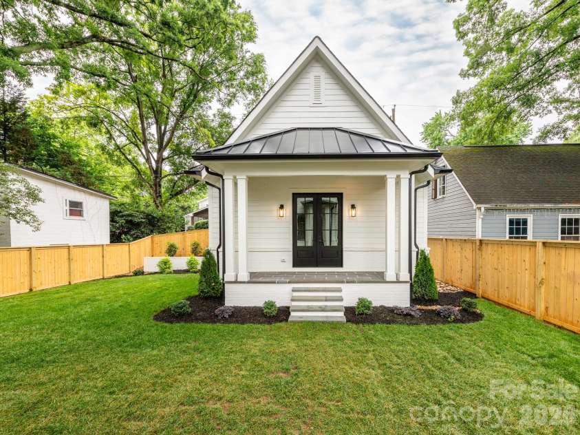 2510 Chesterfield Avenue, Charlotte, NC 28205.  MLS# CAR4370209, YatesRealty ID 25089. Detached garage, front