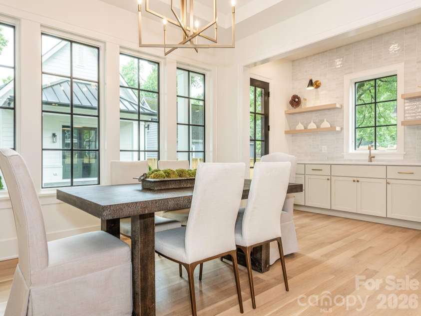 2510 Chesterfield Avenue, Charlotte, NC 28205.  MLS# CAR4370209, YatesRealty ID 25089. Dining overlooks back yard