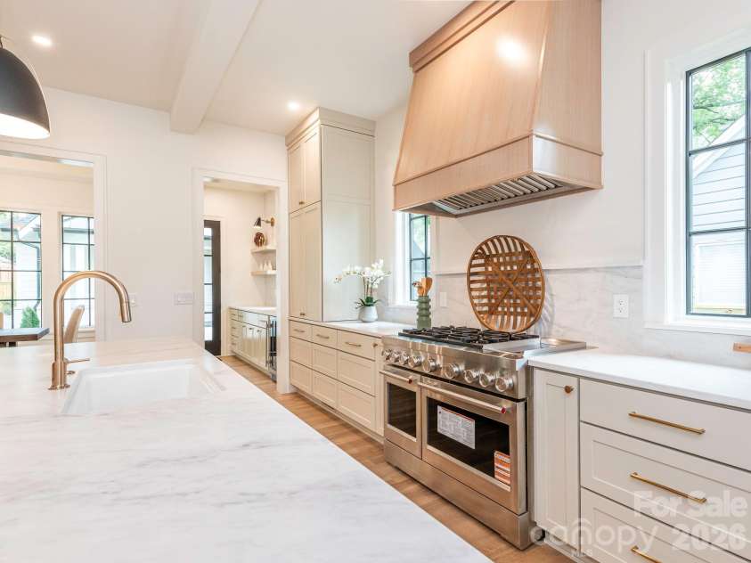 2510 Chesterfield Avenue, Charlotte, NC 28205.  MLS# CAR4370209, YatesRealty ID 25089. Kitchen