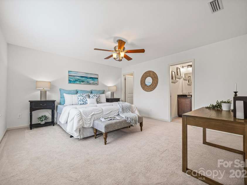 9706 Thyme Court, Charlotte, NC 28214.  MLS# CAR4277089, YatesRealty ID 25089. Large Primary Bedroom Suite