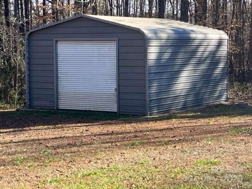 1491 Hwy 160 Road, Fort Mill, SC 29715.  MLS# CAR4096352, YatesRealty ID 2509. Large enough for cars.