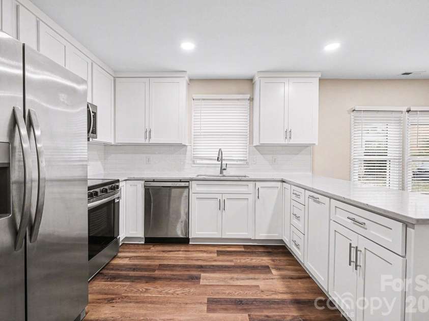 416 Pine Street, Cherryville, NC 28021.  MLS# CAR4340739, YatesRealty ID 2509. Superb kitchen with a perfect layout!