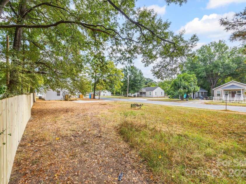 560 Walnut Street, Rock Hill, SC 29730.  MLS# CAR4305950, YatesRealty ID 2509. 