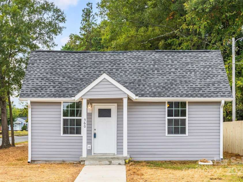 560 Walnut Street, Rock Hill, SC 29730.  MLS# CAR4305950, YatesRealty ID 2509. 
