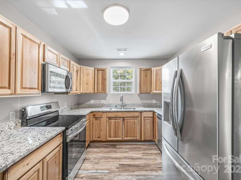 560 Walnut Street, Rock Hill, SC 29730.  MLS# CAR4305950, YatesRealty ID 2509. 