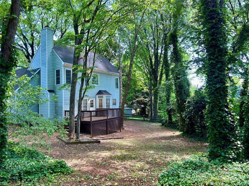 9907 Furlong Trail, Charlotte, NC 28269.  MLS# CAR4255692, YatesRealty ID 25090. 