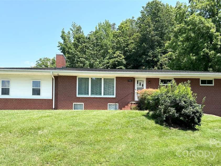 1586 Echo Drive, Lenoir, NC 28645.  MLS# CAR4279246, YatesRealty ID 25091. 