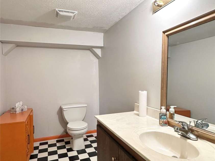1586 Echo Drive, Lenoir, NC 28645.  MLS# CAR4279246, YatesRealty ID 25091. Bsmt Bathroom