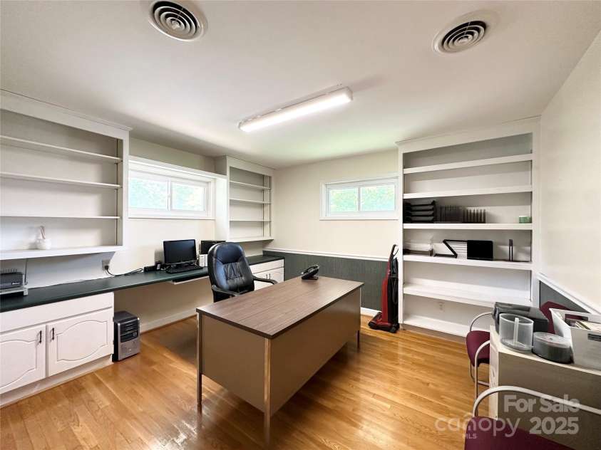 1586 Echo Drive, Lenoir, NC 28645.  MLS# CAR4279246, YatesRealty ID 25091. Secondary Bedroom