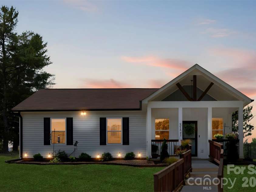 3121 Suffolk Drive, Shelby, NC 28152.  MLS# CAR4383977, YatesRealty ID 25091. 