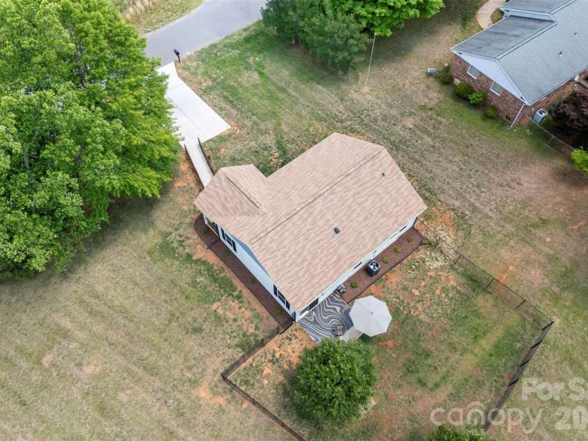 3121 Suffolk Drive, Shelby, NC 28152.  MLS# CAR4383977, YatesRealty ID 25091. 