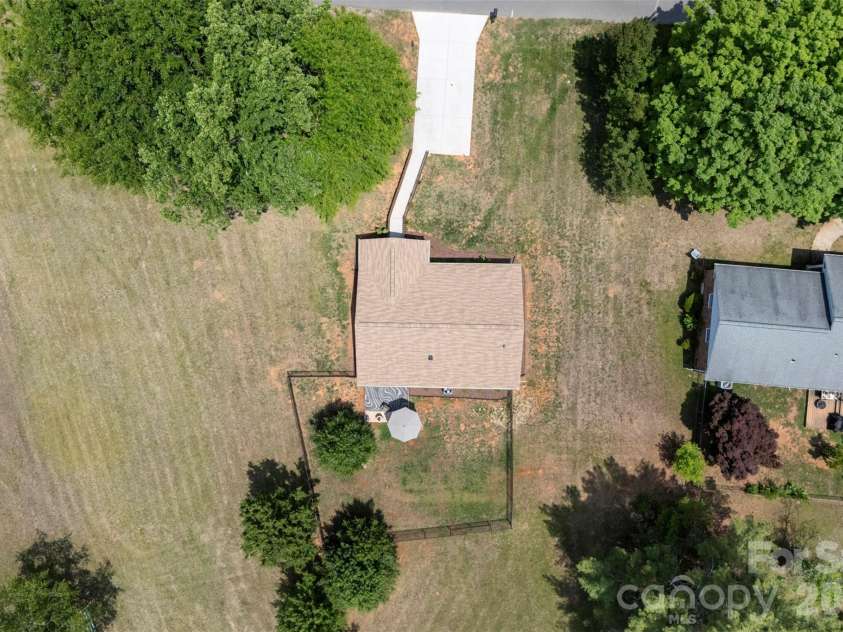 3121 Suffolk Drive, Shelby, NC 28152.  MLS# CAR4383977, YatesRealty ID 25091. 