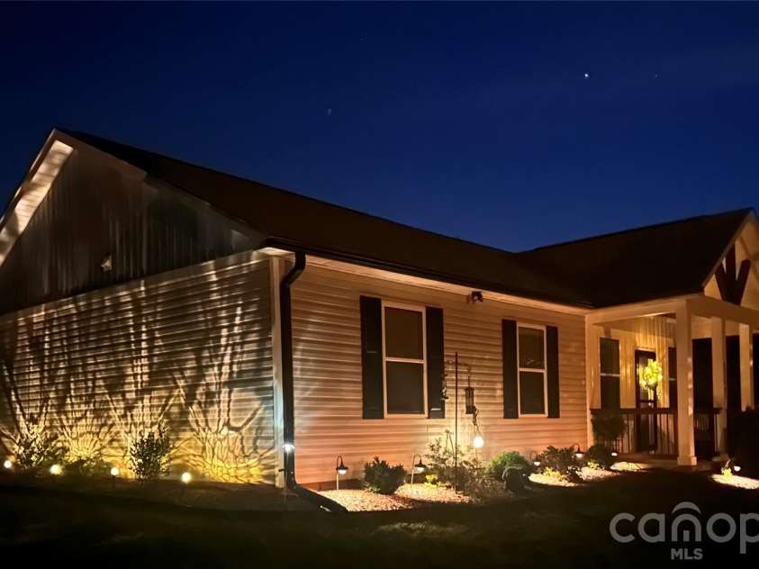 3121 Suffolk Drive, Shelby, NC 28152.  MLS# CAR4383977, YatesRealty ID 25091. 
