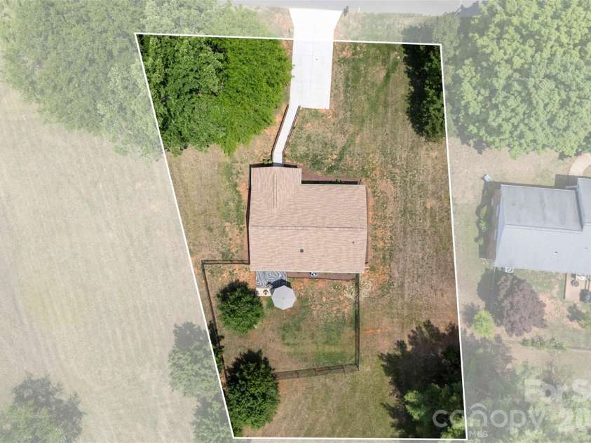 3121 Suffolk Drive, Shelby, NC 28152.  MLS# CAR4383977, YatesRealty ID 25091. 