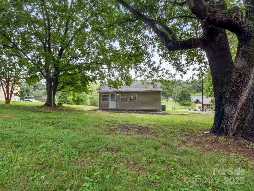 58 Poplar Drive, Marion, NC 28752.  MLS# CAR4270775, YatesRealty ID 25093. 