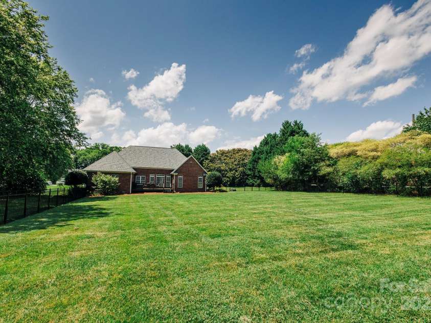 225 Northchase Drive, Concord, NC 28027.  MLS# CAR4273572, YatesRealty ID 25094. 