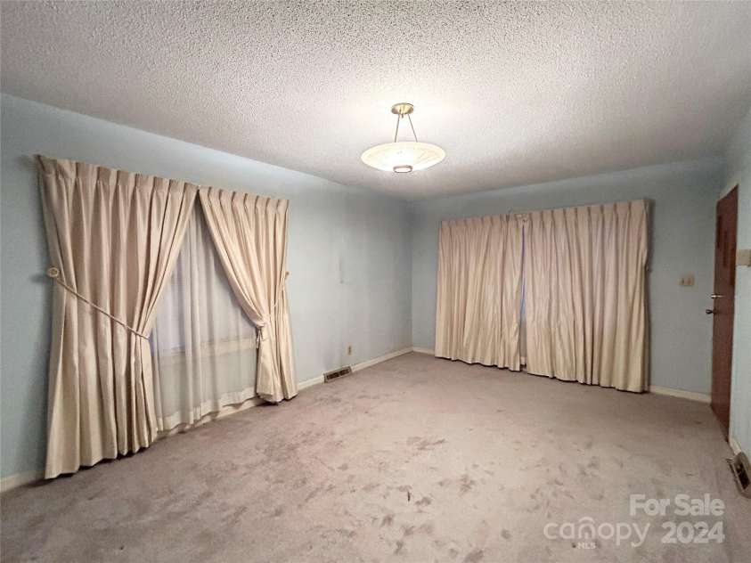 601 Sherman Street, Badin, NC 28009.  MLS# CAR4205901, YatesRealty ID 25094. 