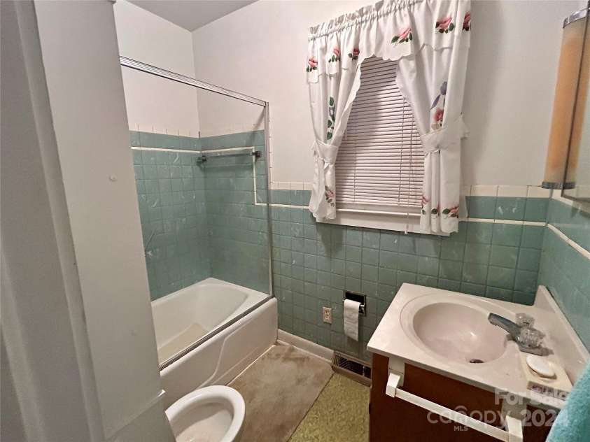 601 Sherman Street, Badin, NC 28009.  MLS# CAR4205901, YatesRealty ID 25094. 