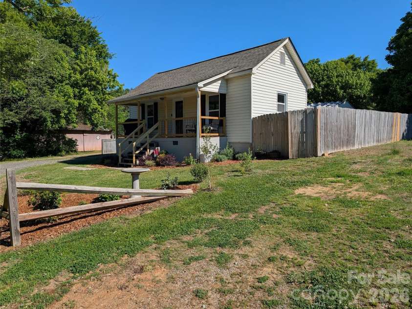 3462 Roberta Road, Concord, NC 28027.  MLS# CAR4382419, YatesRealty ID 25095. 