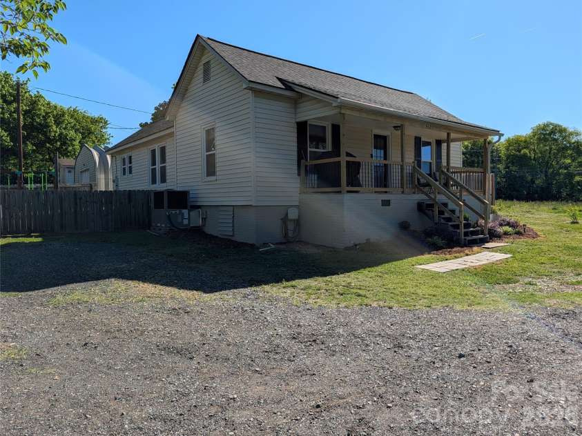 3462 Roberta Road, Concord, NC 28027.  MLS# CAR4382419, YatesRealty ID 25095. 