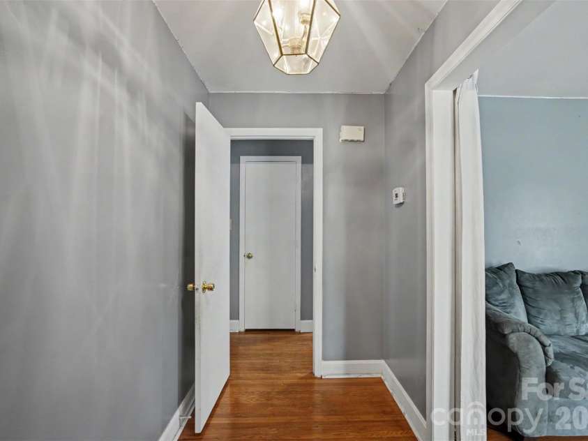 6300 Idlebrook Drive, Charlotte, NC 28212.  MLS# CAR4380402, YatesRealty ID 25096. 