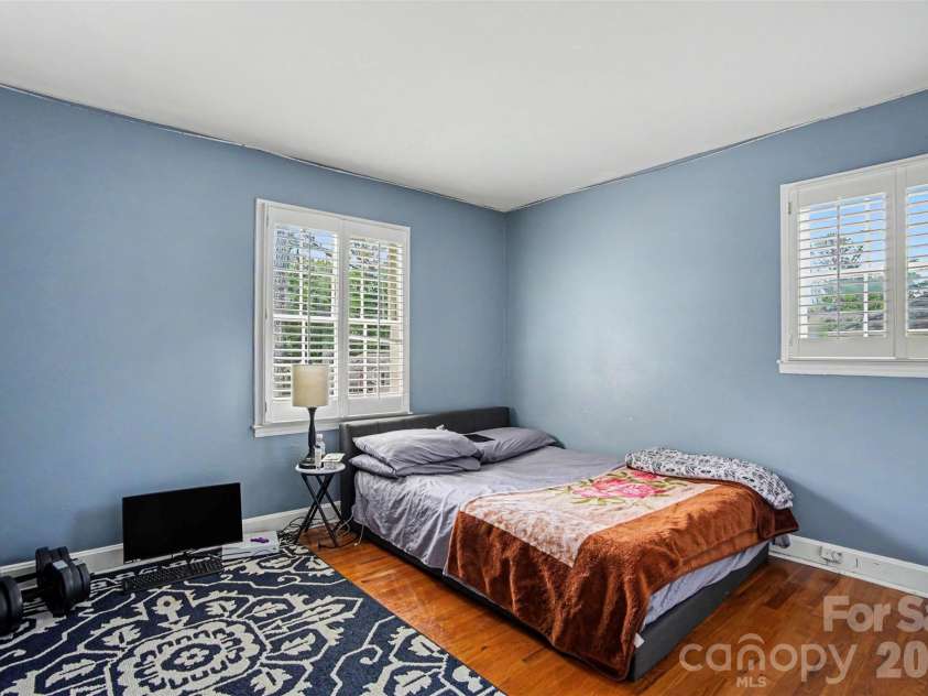 6300 Idlebrook Drive, Charlotte, NC 28212.  MLS# CAR4380402, YatesRealty ID 25096. 