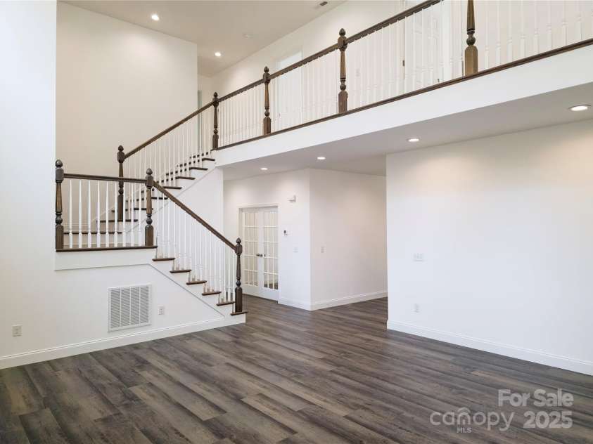 690 Settlers Trail, Mars Hill, NC 28754.  MLS# CAR4259983, YatesRealty ID 25096. Great Room view toward Balcony