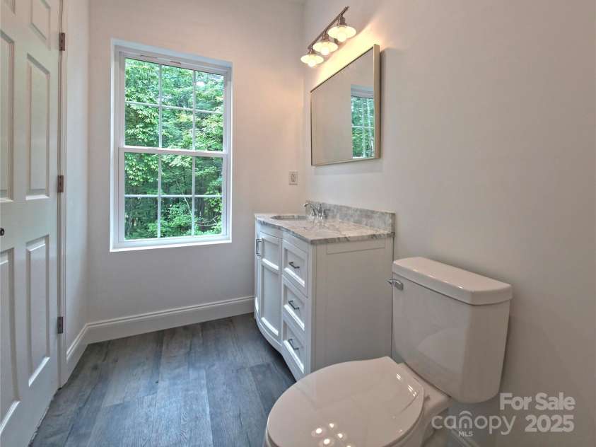 690 Settlers Trail, Mars Hill, NC 28754.  MLS# CAR4259983, YatesRealty ID 25096. Guest Suite Bath - Upper Level