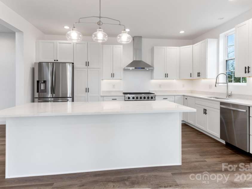 690 Settlers Trail, Mars Hill, NC 28754.  MLS# CAR4259983, YatesRealty ID 25096. Kitchen