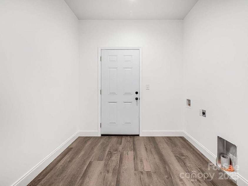 690 Settlers Trail, Mars Hill, NC 28754.  MLS# CAR4259983, YatesRealty ID 25096. Laundry Room - Main Level