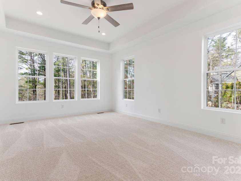 690 Settlers Trail, Mars Hill, NC 28754.  MLS# CAR4259983, YatesRealty ID 25096. Master Bedroom