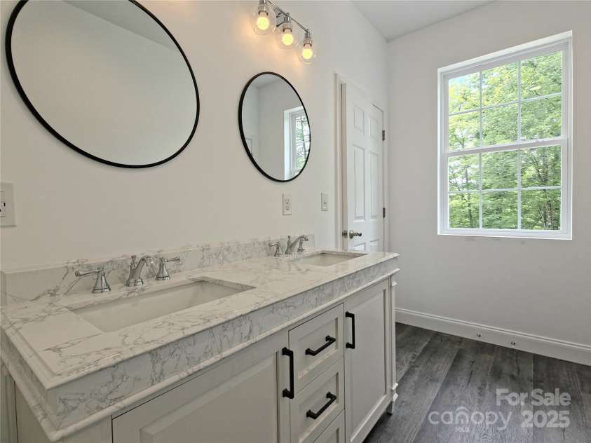 690 Settlers Trail, Mars Hill, NC 28754.  MLS# CAR4259983, YatesRealty ID 25096. Upper Level 