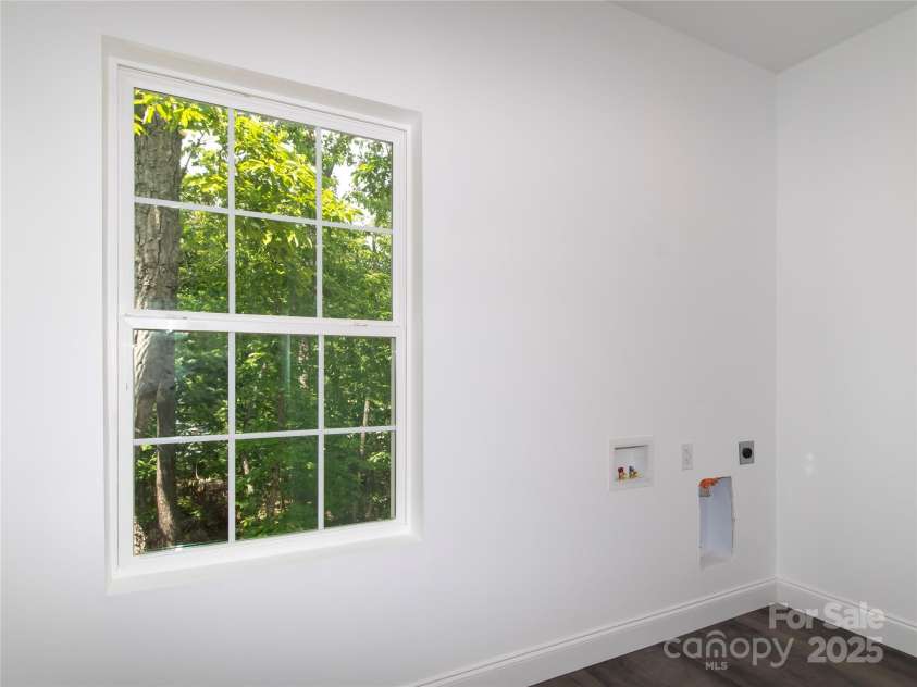 690 Settlers Trail, Mars Hill, NC 28754.  MLS# CAR4259983, YatesRealty ID 25096. Upper Level Laundry Room