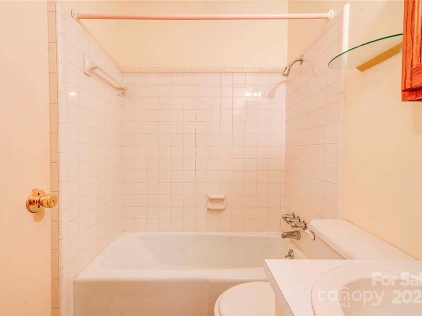 105 Hopewell Church Road, Shelby, NC 28150.  MLS# CAR4267193, YatesRealty ID 25098. Bathroom 2