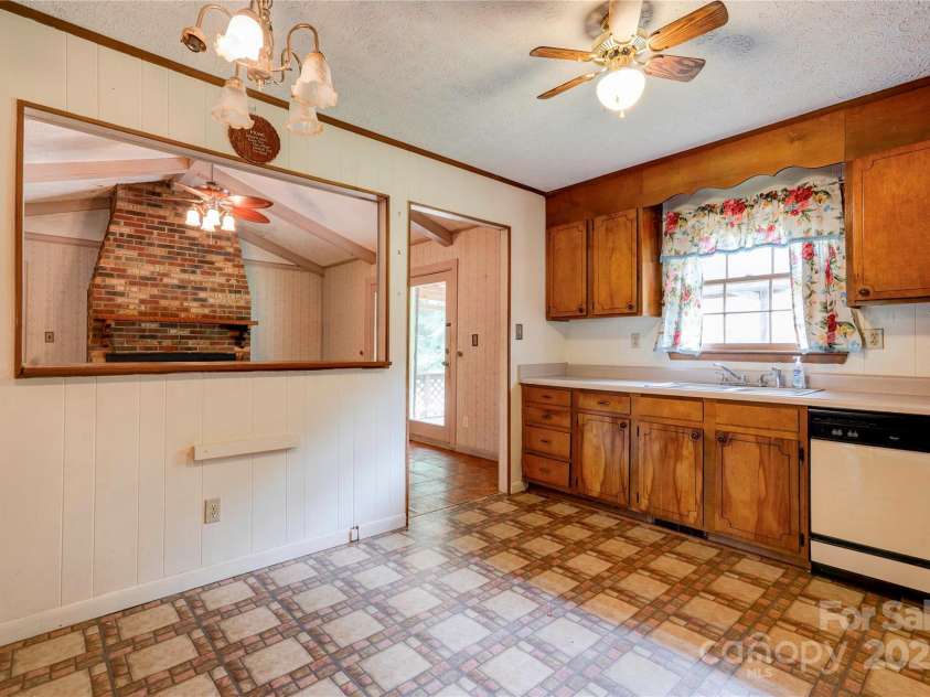 105 Hopewell Church Road, Shelby, NC 28150.  MLS# CAR4267193, YatesRealty ID 25098. Kitchen