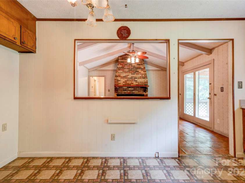 105 Hopewell Church Road, Shelby, NC 28150.  MLS# CAR4267193, YatesRealty ID 25098. Kitchen/Dining