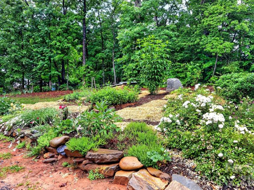 132 Maple Ridge Drive, Old Fort, NC 28762.  MLS# CAR4385592, YatesRealty ID 25098. 