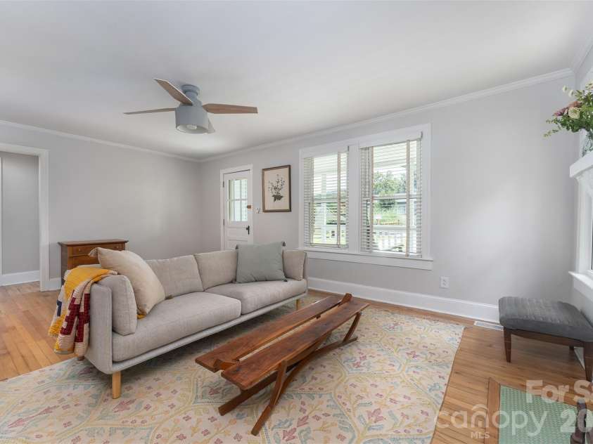 31 Tremont Street, Marion, NC 28752.  MLS# CAR4365478, YatesRealty ID 25099. 