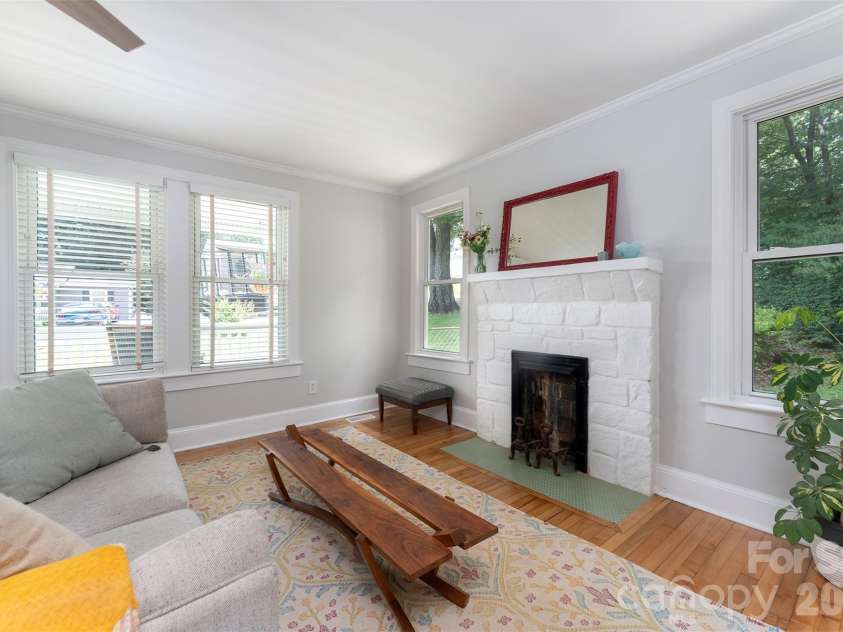 31 Tremont Street, Marion, NC 28752.  MLS# CAR4365478, YatesRealty ID 25099. 
