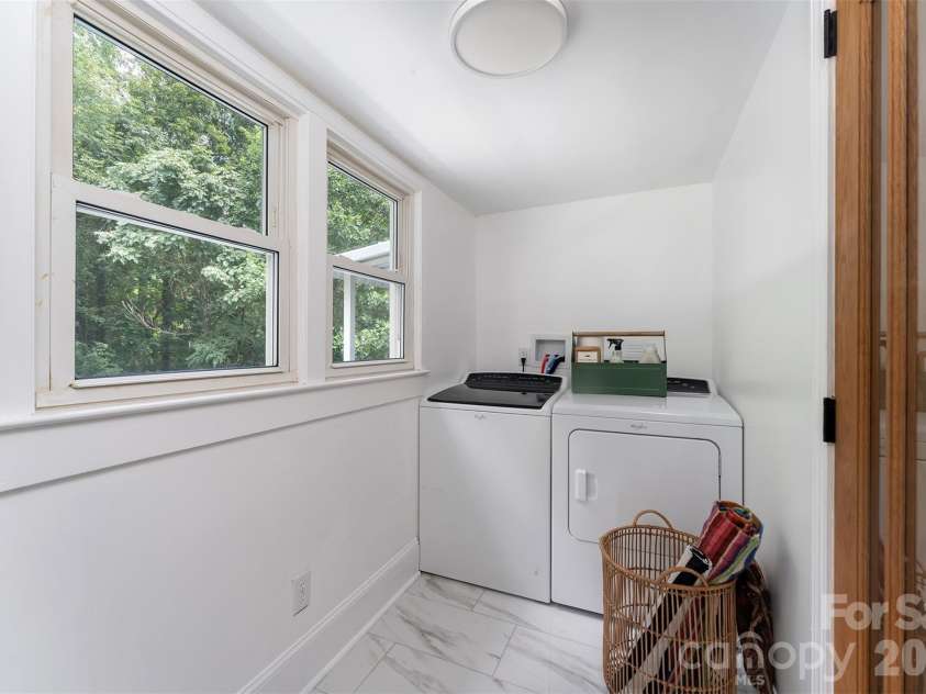 31 Tremont Street, Marion, NC 28752.  MLS# CAR4365478, YatesRealty ID 25099. 