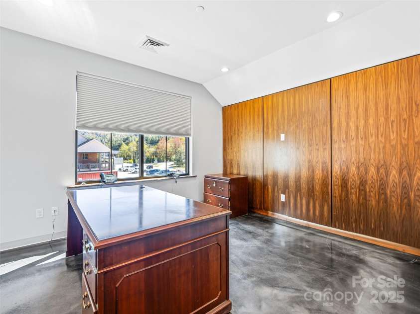 208 Charlotte Highway, Asheville, NC 28803.  MLS# CAR4316623, YatesRealty ID 251. 