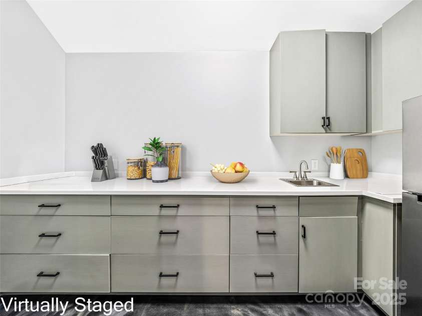 208 Charlotte Highway, Asheville, NC 28803.  MLS# CAR4316623, YatesRealty ID 251. 