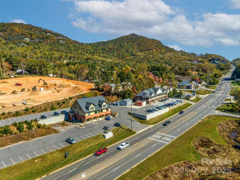 208 Charlotte Highway, Asheville, NC 28803.  MLS# CAR4316623, YatesRealty ID 251. 