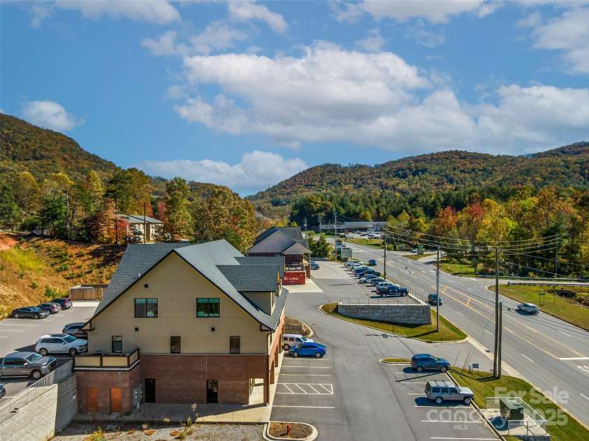 208 Charlotte Highway, Asheville, NC 28803.  MLS# CAR4316623, YatesRealty ID 251. 