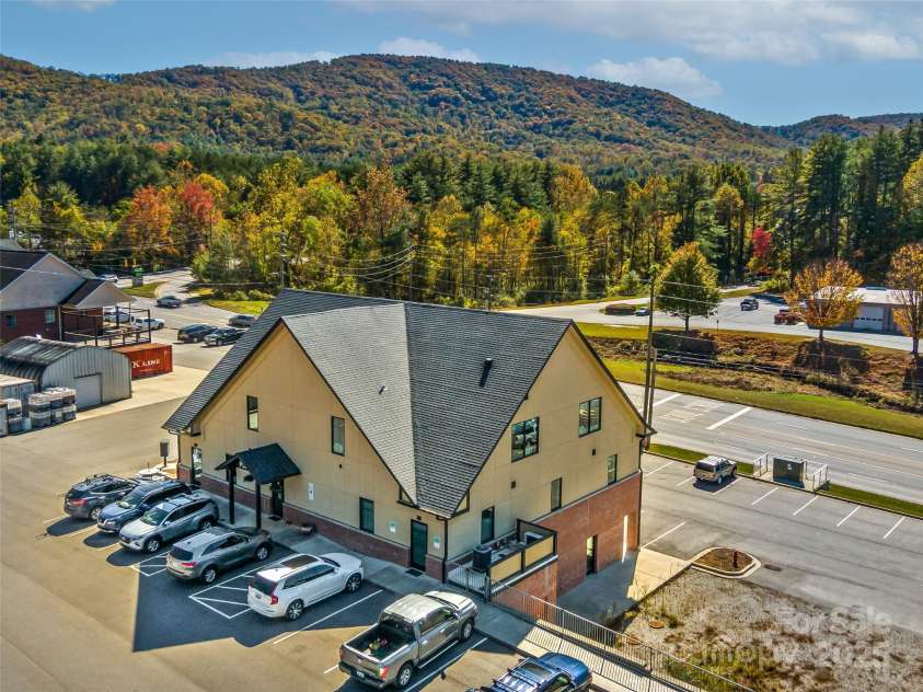 208 Charlotte Highway, Asheville, NC 28803.  MLS# CAR4316623, YatesRealty ID 251. 