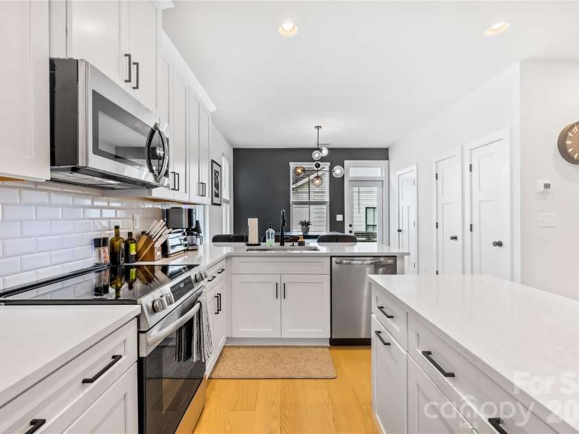 1130 Pegram Crossing Drive, Charlotte, NC 28205.  MLS# CAR4344700, YatesRealty ID 2510. 