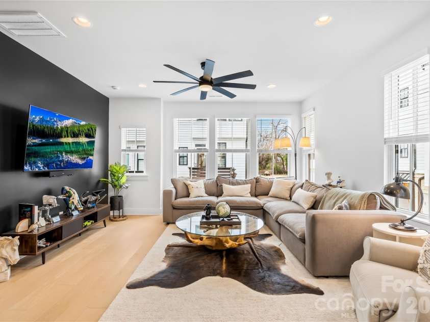 1130 Pegram Crossing Drive, Charlotte, NC 28205.  MLS# CAR4344700, YatesRealty ID 2510. 